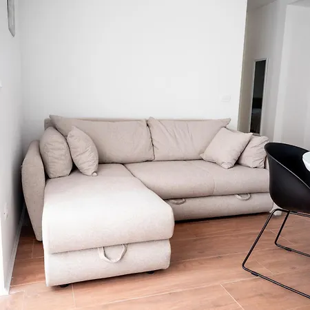 Apartment Paradise *